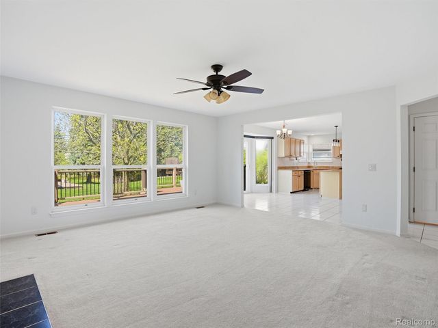 29435 Chelsea Crossing, Farmington Hills, MI 48331