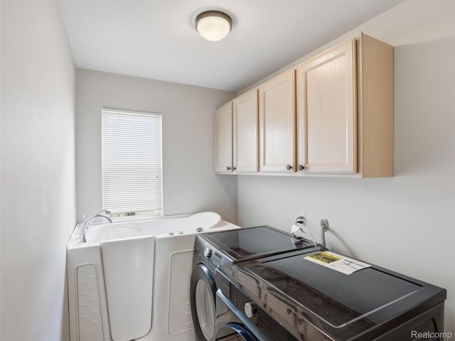 29435 Chelsea Crossing, Farmington Hills, MI 48331