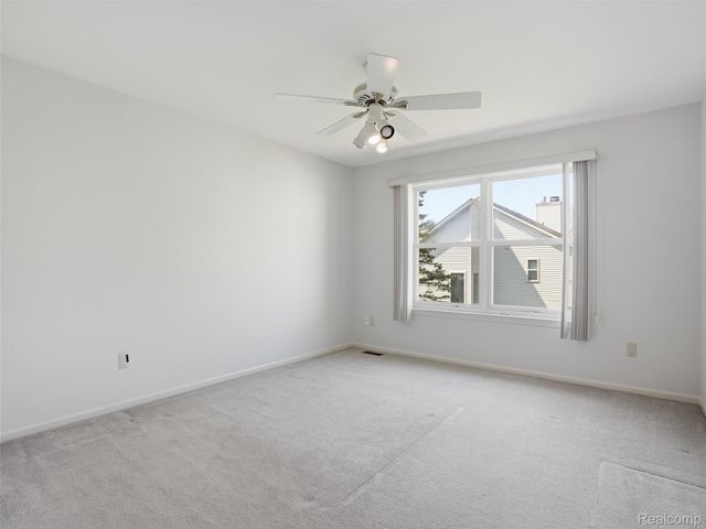 29435 Chelsea Crossing, Farmington Hills, MI 48331