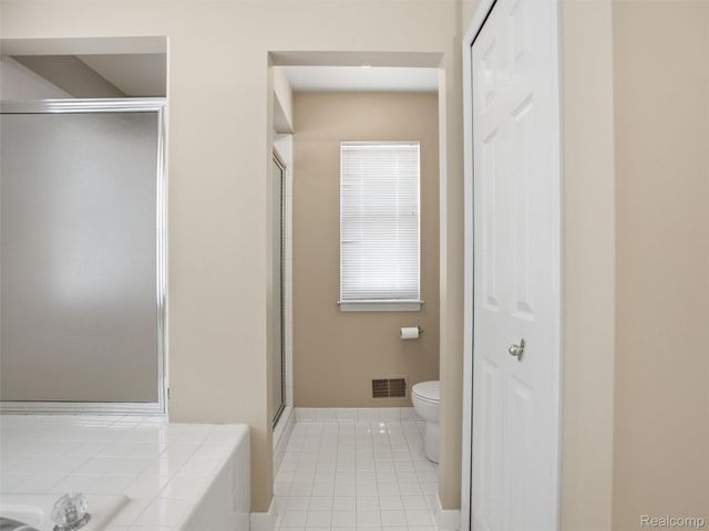 29435 Chelsea Crossing, Farmington Hills, MI 48331