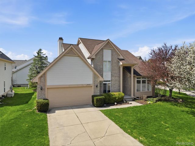 29435 Chelsea Crossing, Farmington Hills, MI 48331