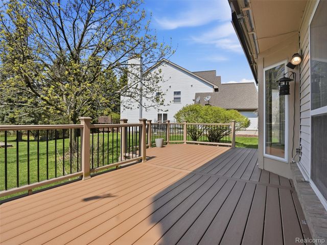 29435 Chelsea Crossing, Farmington Hills, MI 48331