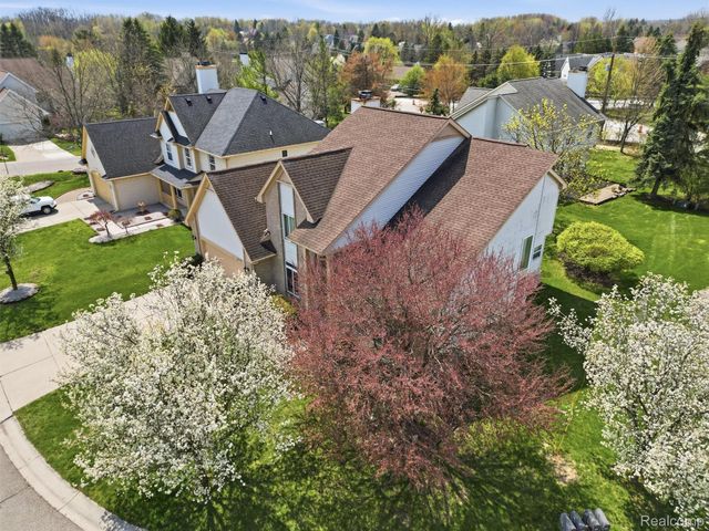 29435 Chelsea Crossing, Farmington Hills, MI 48331