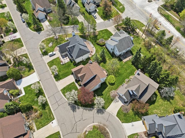 29435 Chelsea Crossing, Farmington Hills, MI 48331