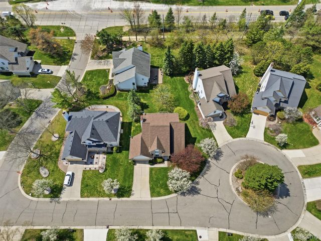 29435 Chelsea Crossing, Farmington Hills, MI 48331