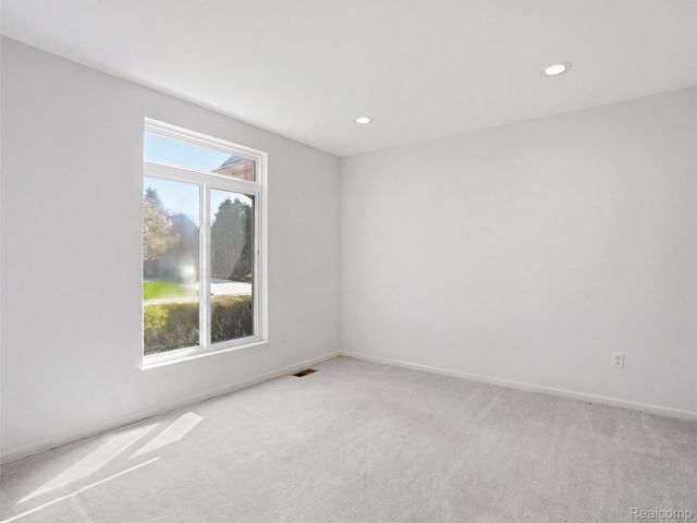 29435 Chelsea Crossing, Farmington Hills, MI 48331