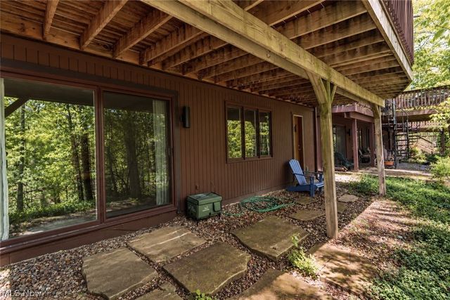 18251 Glencreek Lane, Strongsville, OH 44136