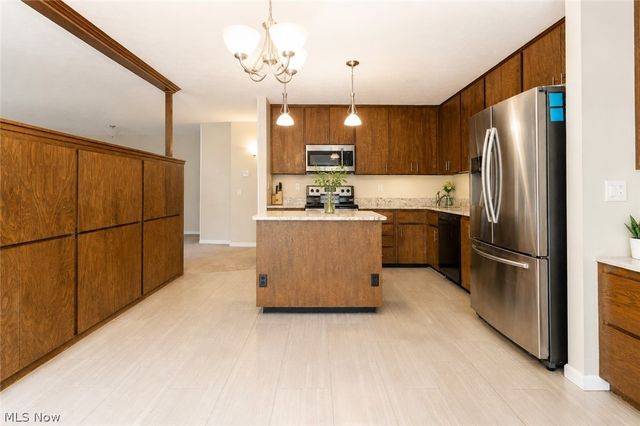 18251 Glencreek Lane, Strongsville, OH 44136