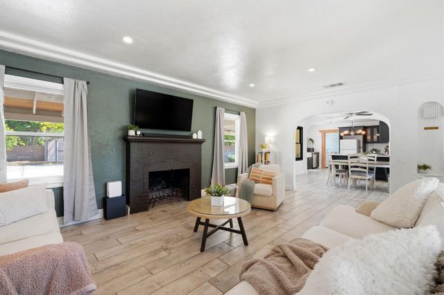 2142 N Wilson Avenue, Fresno, CA 93704