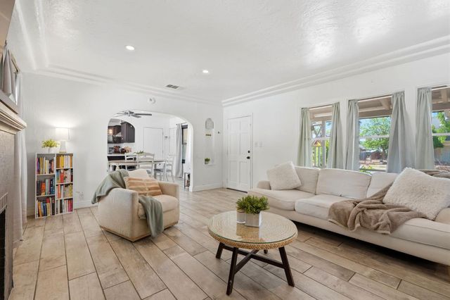 2142 N Wilson Avenue, Fresno, CA 93704