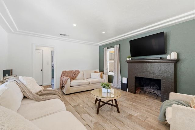 2142 N Wilson Avenue, Fresno, CA 93704