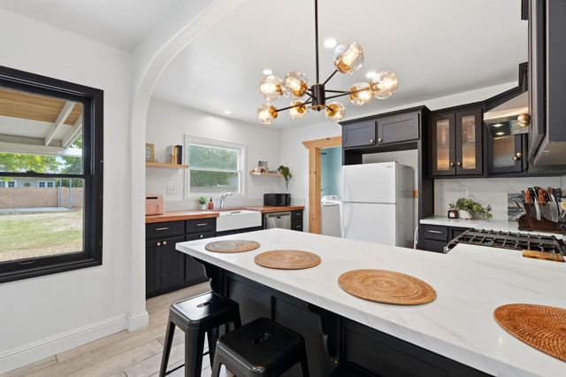 2142 N Wilson Avenue, Fresno, CA 93704