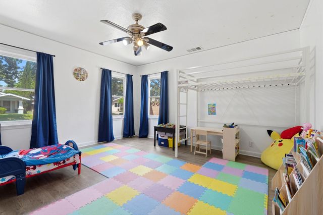 2142 N Wilson Avenue, Fresno, CA 93704