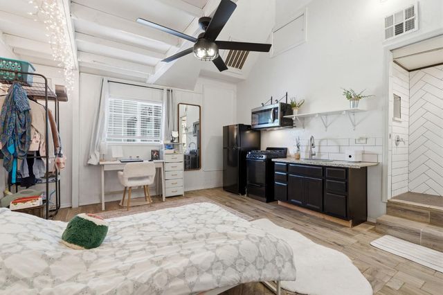 2142 N Wilson Avenue, Fresno, CA 93704