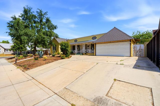 2142 N Wilson Avenue, Fresno, CA 93704