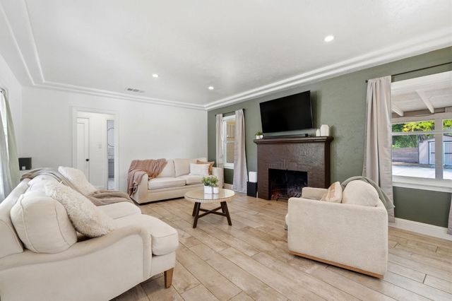 2142 N Wilson Avenue, Fresno, CA 93704