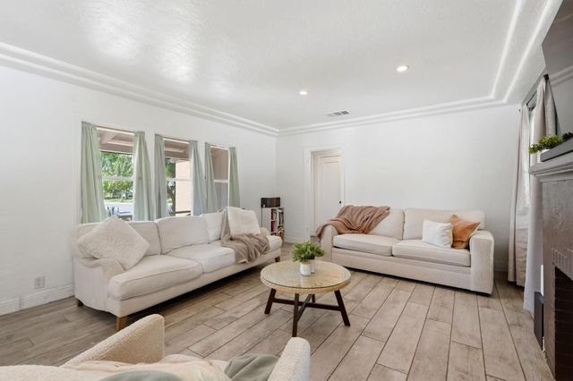 2142 N Wilson Avenue, Fresno, CA 93704