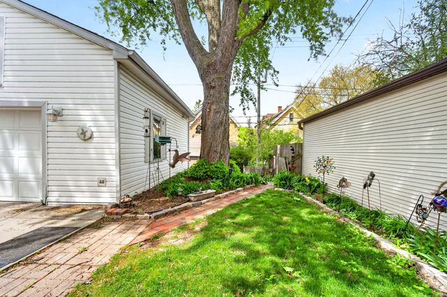 3427 N Cramer STREET, Milwaukee, WI 53211
