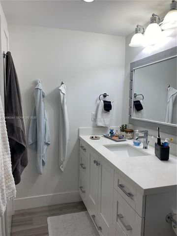 2201 BRICKELL AV 92, Miami, FL 33129