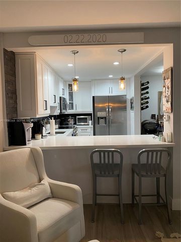 2201 BRICKELL AV 92, Miami, FL 33129