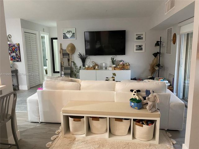 2201 BRICKELL AV 92, Miami, FL 33129