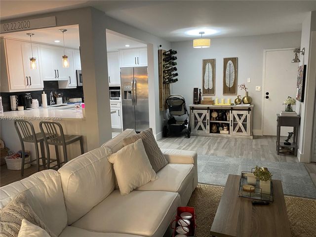 2201 BRICKELL AV 92, Miami, FL 33129