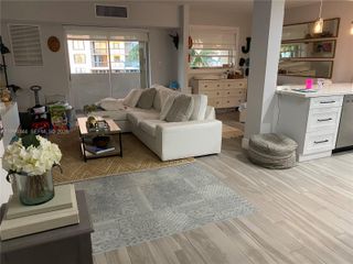 2201 BRICKELL AV 92, Miami, FL 33129