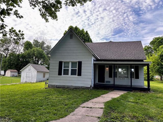 317 E Pine Street, Drexel, MO 64742