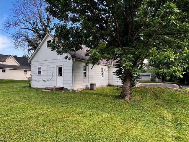 317 E Pine Street, Drexel, MO 64742