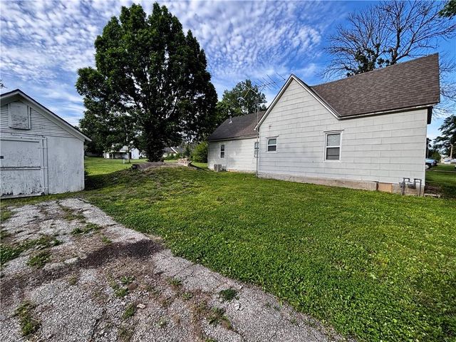 317 E Pine Street, Drexel, MO 64742