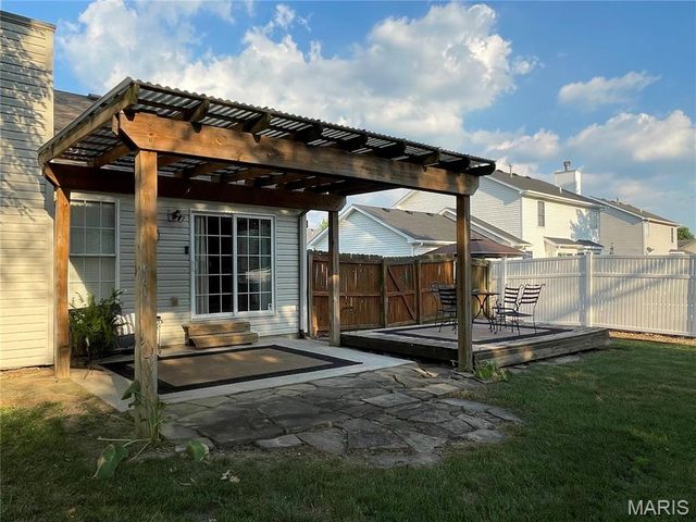 129 Emerald Way West, Granite City, IL 62040