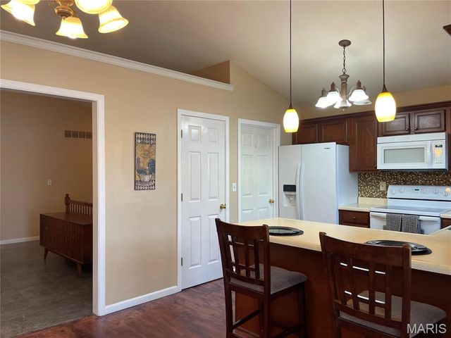 129 Emerald Way West, Granite City, IL 62040