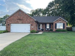 129 Emerald Way West, Granite City, IL 62040