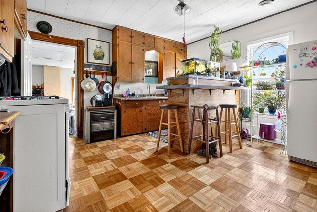623 E IRVING AVENUE, Oshkosh, WI 54901