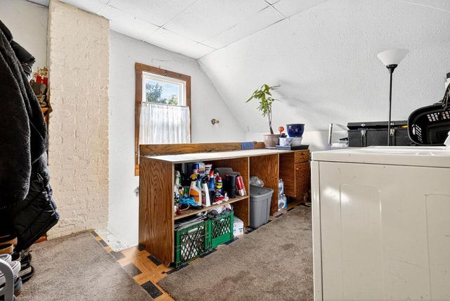 623 E IRVING AVENUE, Oshkosh, WI 54901