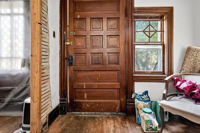 623 E IRVING AVENUE, Oshkosh, WI 54901