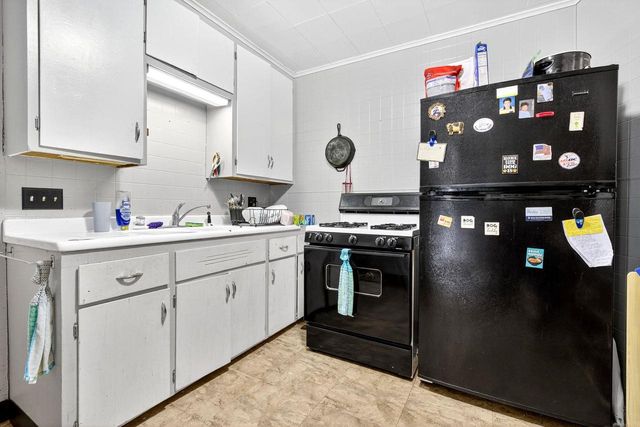623 E IRVING AVENUE, Oshkosh, WI 54901