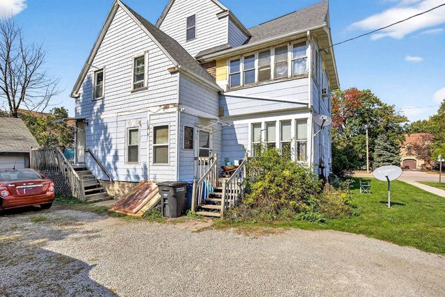 623 E IRVING AVENUE, Oshkosh, WI 54901