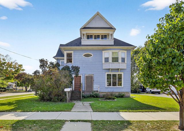 623 E IRVING AVENUE, Oshkosh, WI 54901