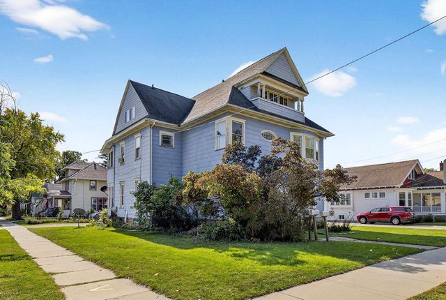 623 E IRVING AVENUE, Oshkosh, WI 54901