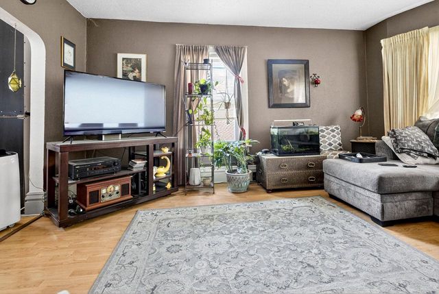 623 E IRVING AVENUE, Oshkosh, WI 54901