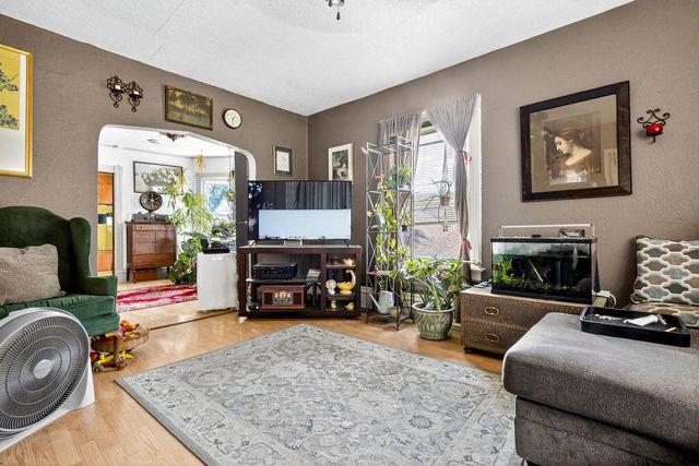 623 E IRVING AVENUE, Oshkosh, WI 54901