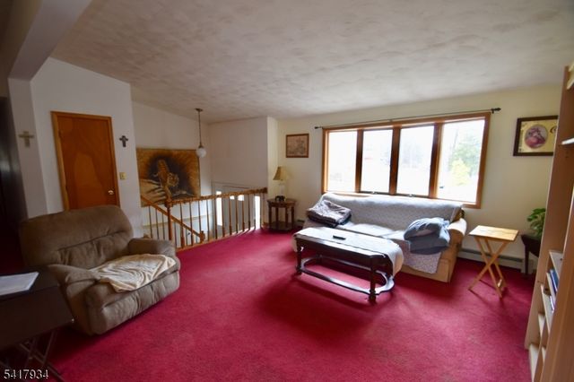 37 Jones Ln, Hardwick Twp., NJ 07825