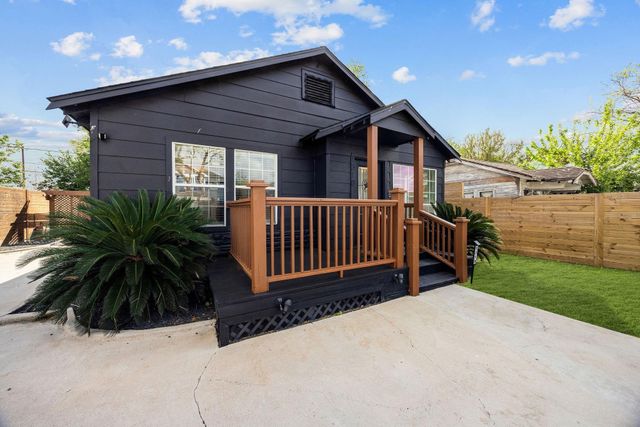 1310 Walton Street, Houston, TX 77009