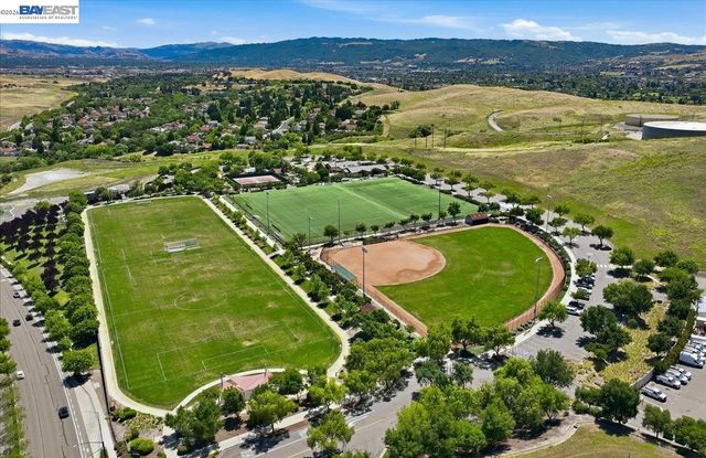 2006 Trefoil Rd, San Ramon, CA 94582