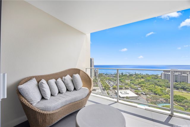 383 Kalaimoku Streets E2903, Honolulu, HI 96815