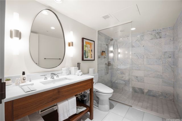383 Kalaimoku Streets E2903, Honolulu, HI 96815