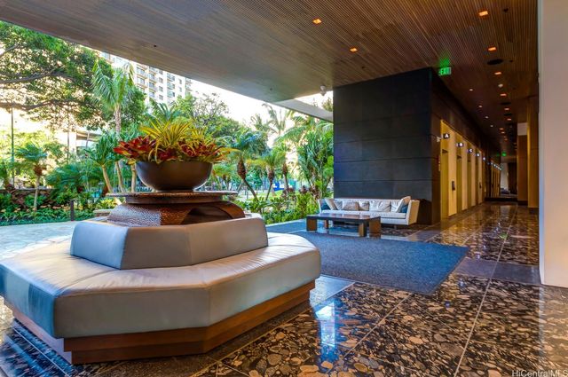 383 Kalaimoku Streets E2903, Honolulu, HI 96815