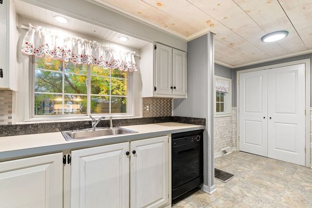 94 Leisurewoods Drive, Rockland, MA 02370