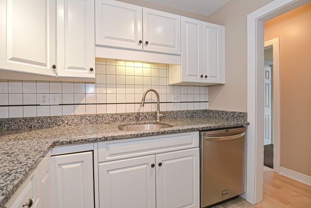 14 Sanford Road 29, Medway, MA 02053